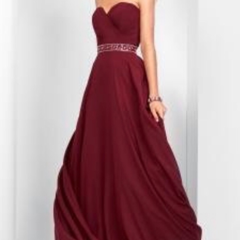 NWT Clarissa pomegranate prom dress